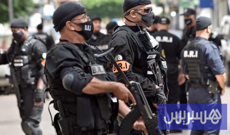“مسرحيات الأمن الجزائري” ضد المغاربة تفجر جدلا حول صناعة العدو الخارجي “مسرحيات الأمن الجزائري” ضد المغاربة تفجر جدلا حول صناعة العدو الخارجي
