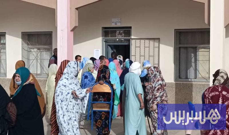 العيون 12 العيون في صدارة الإقبال على التصويت