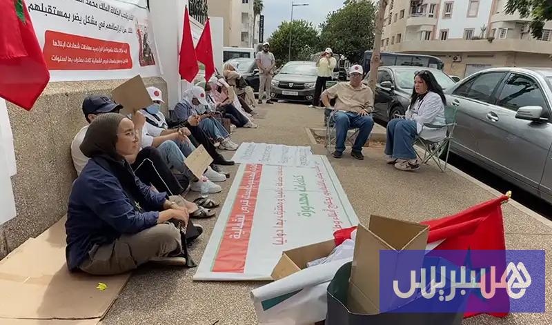 طلبة يطالبون بإنصاف الشهادات طلبة يطالبون بإنصاف الشهادات