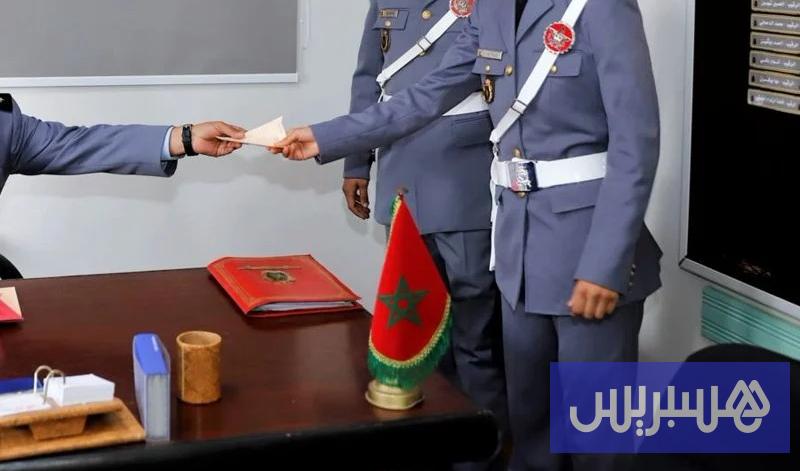 رصيف الصحافة: التحقيق مع 20 دركيا في مقتل شرطي بضواحي إمزورن رصيف الصحافة: التحقيق مع 20 دركيا في مقتل شرطي بضواحي إمزورن