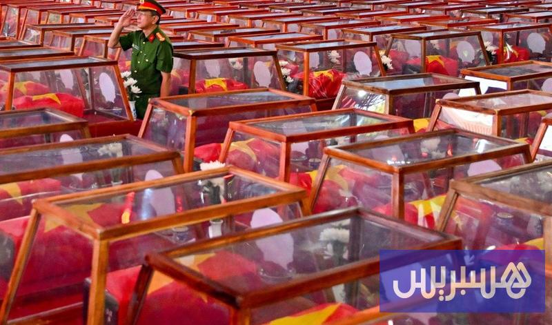 فيتنام تعيد دفن رفات 731 جنديا فيتنام تعيد دفن رفات 731 جنديا