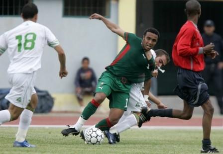 المغرب يتفوق على الجزائر ويتأهل للدور الثاني