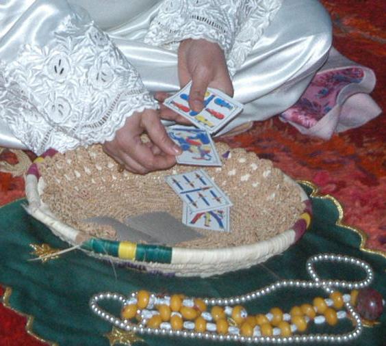زبونات الشوافات من الجامعيات والأطر العليا أيضا
