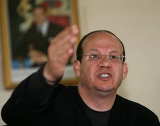 بعد أن طالت حركة صديق الملك الفنانين : " حركة لكل الديمقراطيين " ما موقع الفن من اهتماماتها؟