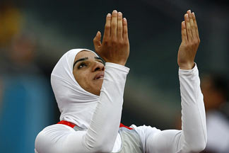 الزي الاسلامي يخطف الأضواء في بكين