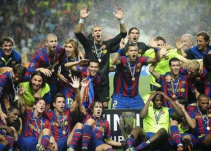 برشلونة يتوج بكأس السوبر الأوروبية