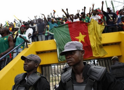 الكاميرون تسقط الغابون وتزيد الضغوط على المغرب