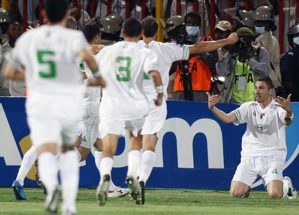 الجزائر تطيح بمصر وتتأهل إلى كأس العالم