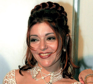 سميرة سعيد تغني مع مجموعة " فناير "