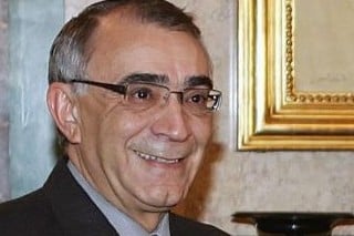 من هو عمر عزيمان؟