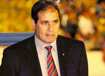 فريق جزائري يريد الاستعانة بخدمات بادو الزاكي
