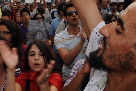 رويترز: استمرار الاحتجاجات المغربية المطالبة بالمزيد من الاصلاحات