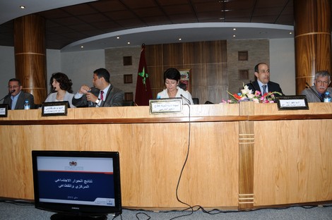 النقابات التعليمية الخمس ترغم الوزارة على تنظيم حركة استدراكية