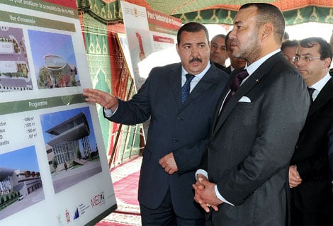 الملك محمّد السّادس يطلع على الحظيرة الصناعية بسلوان إقليم النّاظور