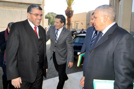 "الحرب" تضع أوزارها بين الرميد وهيئة المحامين