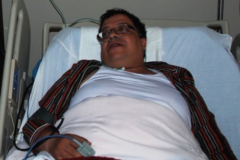 الفنان الكوميدي عزيز العلوي يُفارق الحياة عن 47 عاماً
