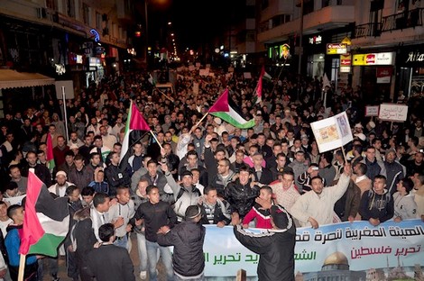 آلاف المتظاهرين بطنجة يُشاركون في مسيرة القدس العالمية (فيديو)