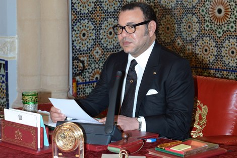 الملك يعين 10 ولاة و30 عاملا باقتراح من بنكيران