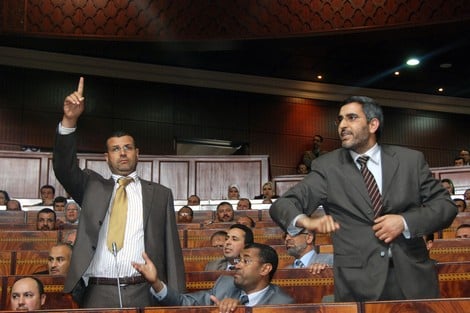 جدل بين "المصباح" و"الوردة" يُربك جلسة "النواب"