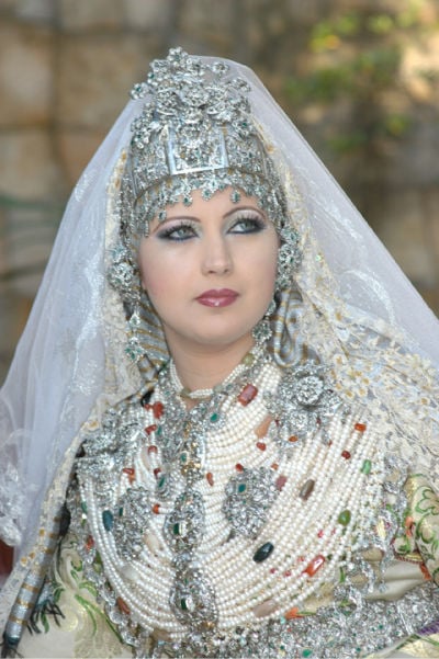 عزيزتي المرأة...هل تخطبين لزوجك؟