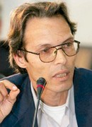 "عندما يصبح التعليم العمومي في خدمة الخواص"