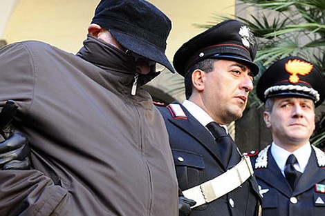 إيطاليا تفكك عصابة عنصرية تستهدف المهاجرين المغاربة