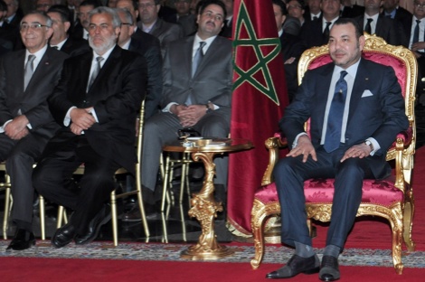 هل يستعمل الملك الفصل 174 من الدستور لينهي أزمة الأغلبية؟