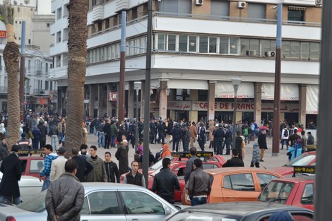 أمن البيضاء يفرِّق وقفة تضامنية مع الشعب السوري في ذكرى ثورته