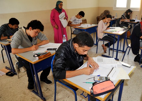 اعتقال تلميذ يَغِش بجهاز جد متطور بالبيضاء