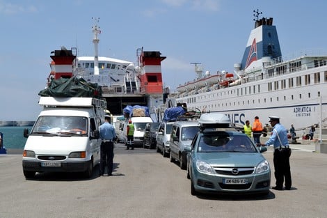 مغاربة بإيطاليا يتخوفون من تعديل المغرب مدونة "الجمارك"
