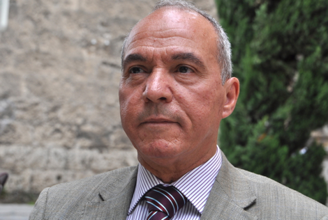 محمّد الحاضي.. من ممرض بالمغرب إلى جرّاح باطنيّ بإسبانيَا