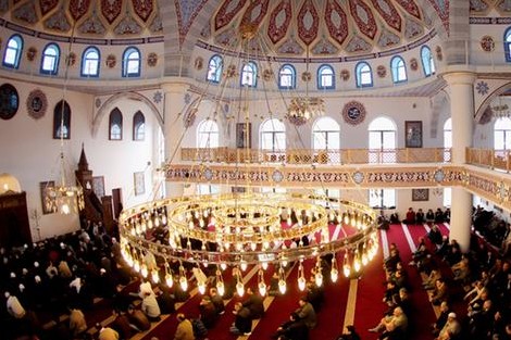 ألمانيا توقف إمام مسجد أوصى بطاعة المرأة لزوجها