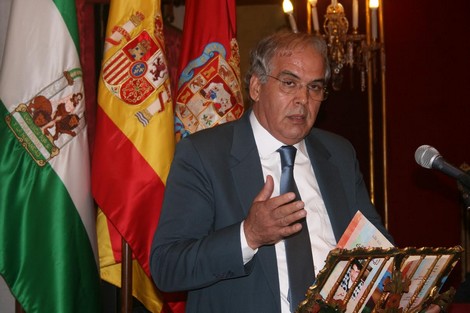 بنطلحة يفوز بجائزة فاس العالمية للكتاب