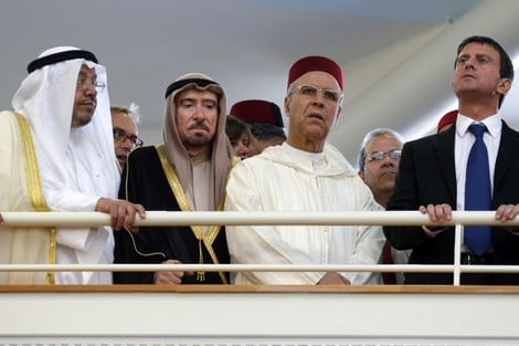 تكوين المغرب لأئمة "الجمهورية" يُشعِلُ نقاشا بفرنسا