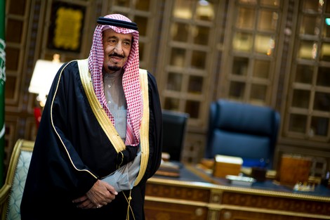 هلْ قاد العاهل السعودي الجديد "انقلابا هادئًا" لخلافة أخيه؟