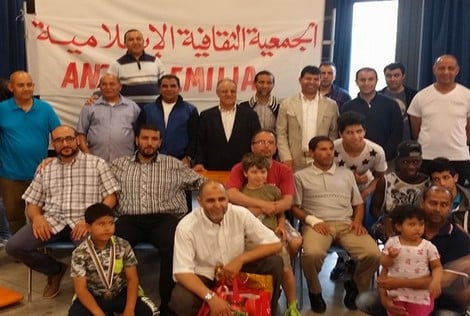 مغاربة يحتفون بأبنائهم وسط بولونيا بإيطاليا