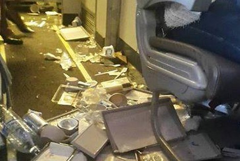 خلاف مضيفات يرعب مسافرين على متن "لارام"