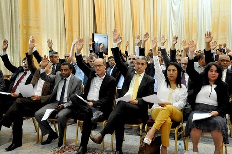 "البّيجيدي": تعرضنا لخيانة الحلفاء .. و"البّام": اكتساح بنكيران وهم
