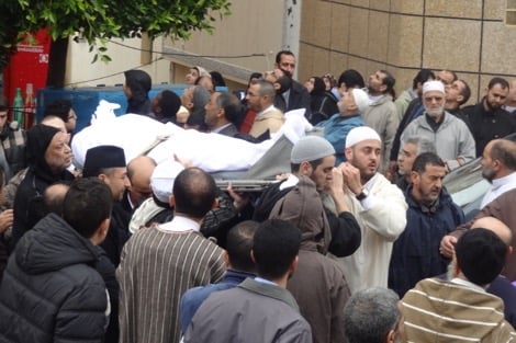 جنازة "الزمزمي" سارت في شوارع طنجة وسط غياب لمسؤولي المدينة