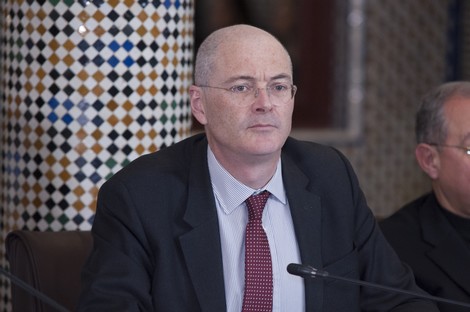 سفير الاتحاد الأوروبي يحرص على الحديث بالعربية