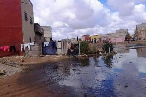 سكان "دار ولد زيدوح" يشْكُون "كارثة بيئية"