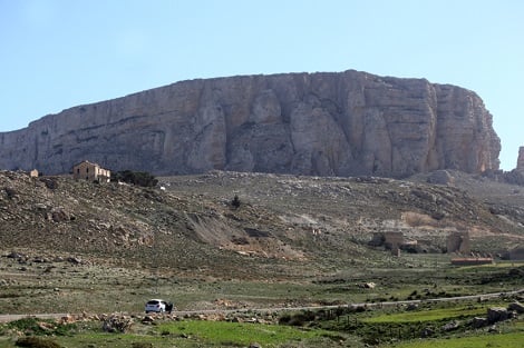 "مائدة يوغرطة".. صخرة منسية بشمال أفريقيا