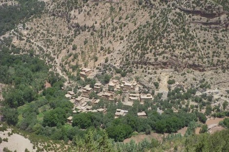 سكان يطالبون بالتحقيق في مشروع طريق بأزيلال