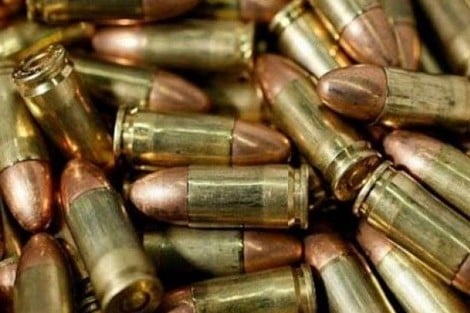 العثور على 240 رصاصة وسط حاوية للنفايات