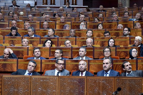 باحث مغربي يرهن محاربة الريع السياسي بتقليص "ممثلي الأمة"