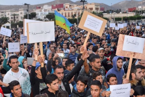 نشطاء يستبشرون خيرا بعد إخلاء "ساحة الشهداء"