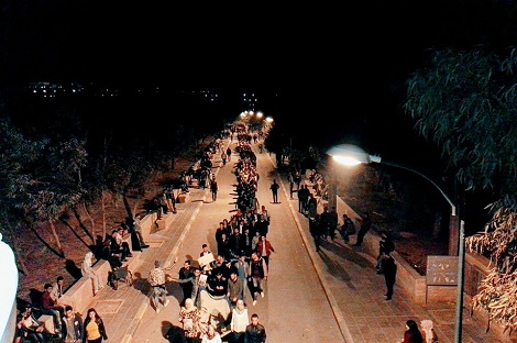 طلبة وجدة يخلدون بالشموع ذكرى "طحن فكري"