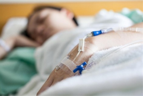 شلل وفقر وإهمال .. ثالوث يئد حياة الزوهرة
