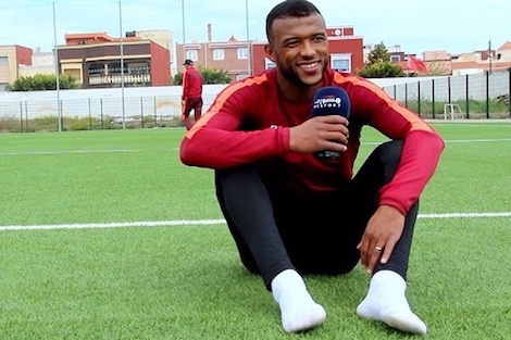 الكعبي: لا مَكان للحْشمة بين "الأسود" .. وغنيتُ "هاها ولد عمي"