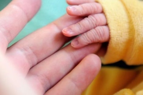 ولادة طفل بعد أربع سنوات من وفاة والديه